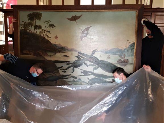 Image showing Specialist art movers Constantine carefully wrap Duria Antiquior up for its journey to Paris