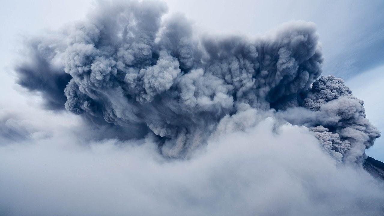 Photo of volcanic ash plume